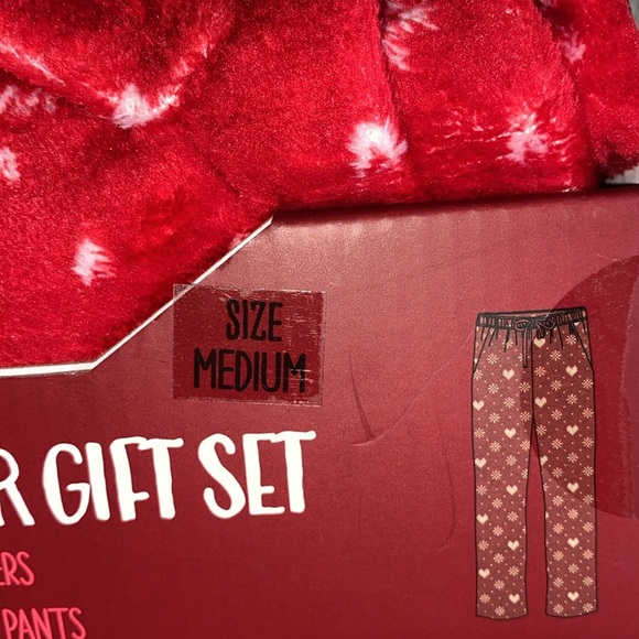LAST 1 NEW slipper and lounge pants gift set medium - Picture 2 of 8